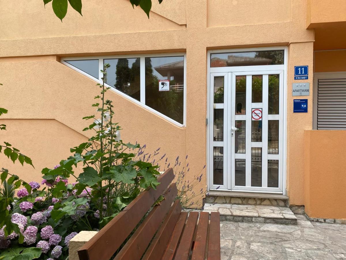 Apartments Villa Viktoria Tivat Exteriör bild