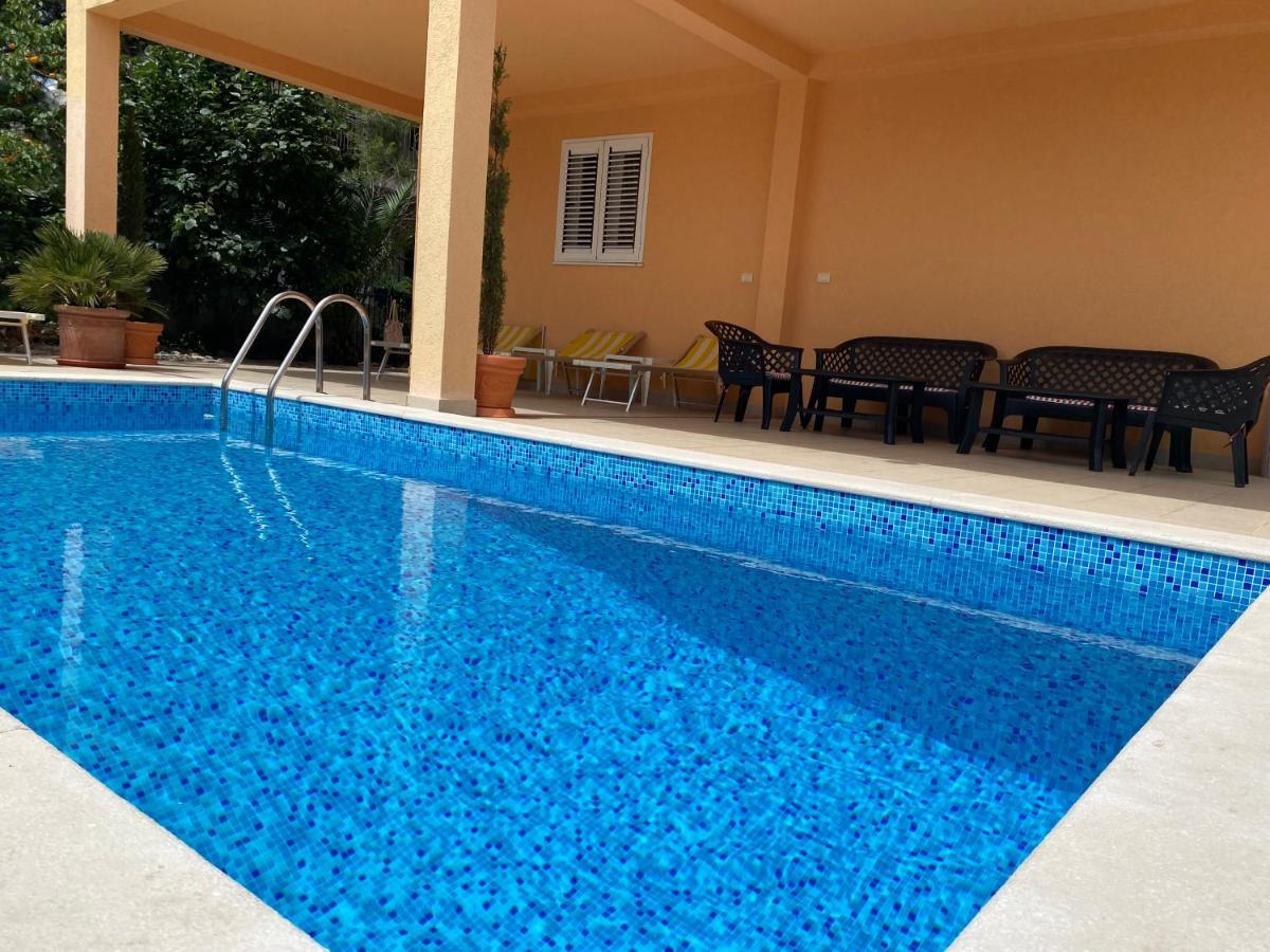 Apartments Villa Viktoria Tivat Exteriör bild
