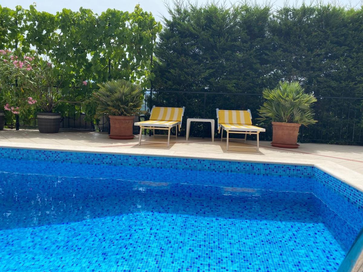 Apartments Villa Viktoria Tivat Exteriör bild