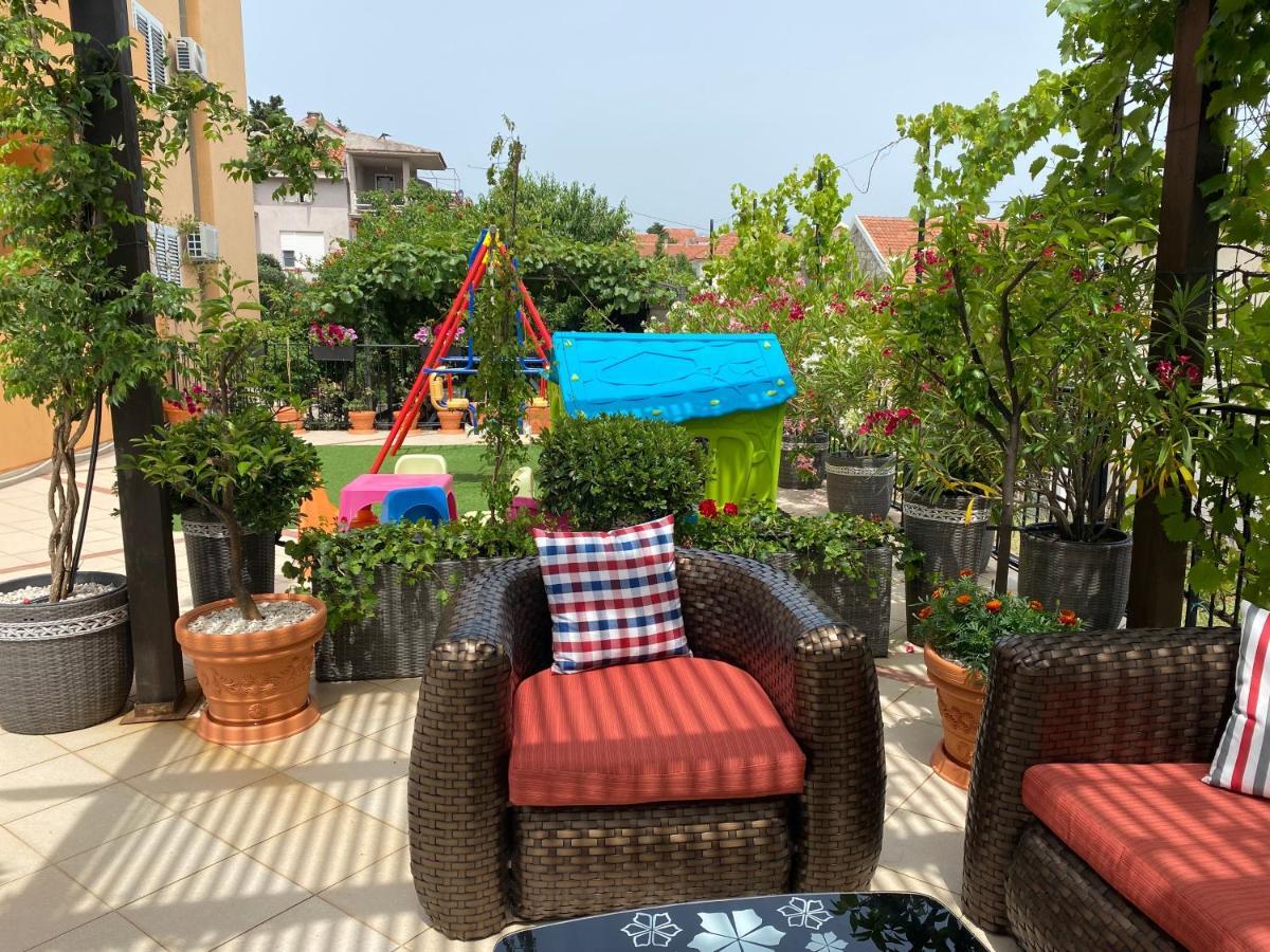 Apartments Villa Viktoria Tivat Exteriör bild