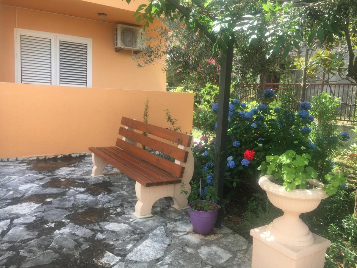Apartments Villa Viktoria Tivat Exteriör bild