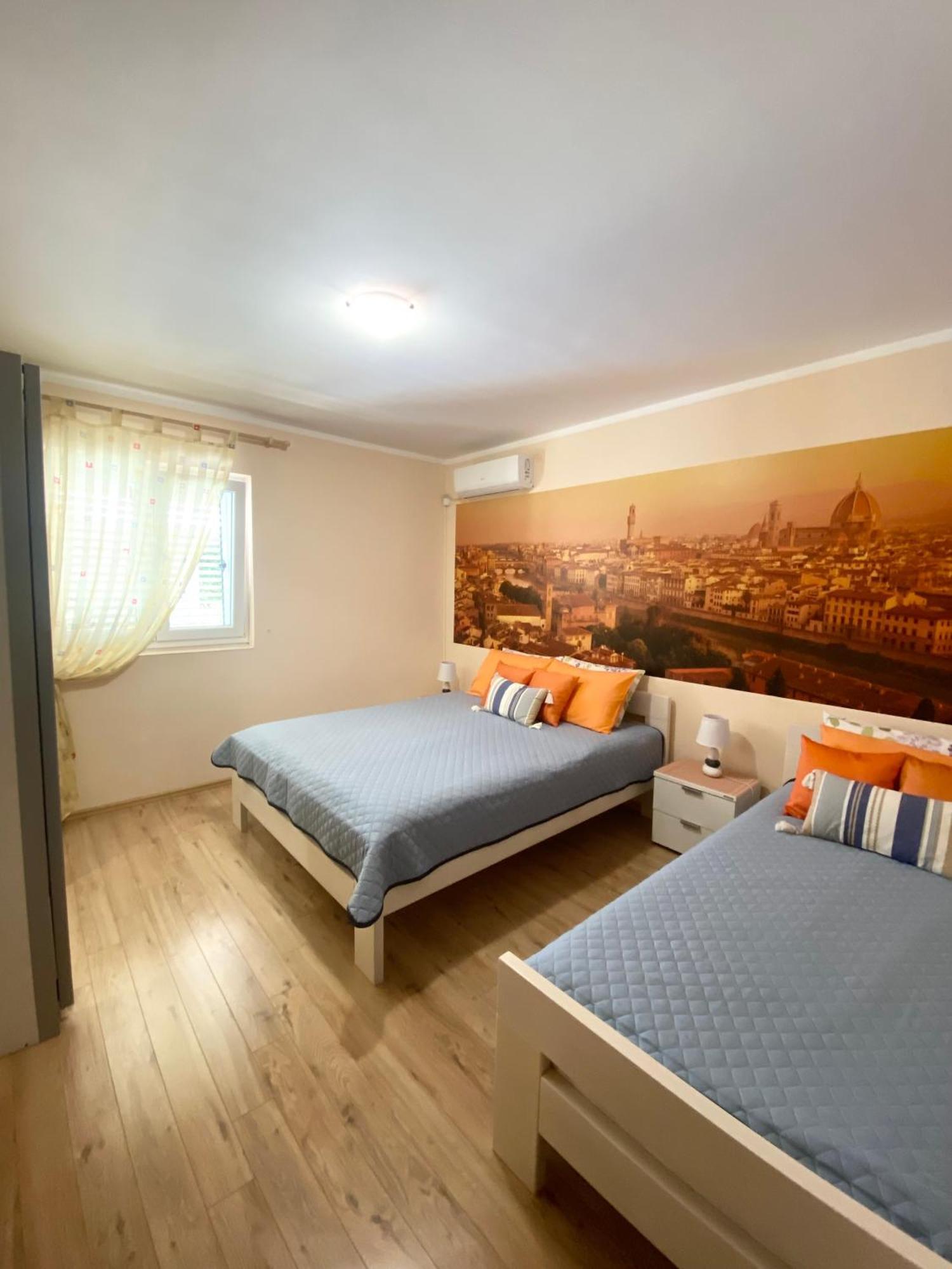 Apartments Villa Viktoria Tivat Exteriör bild