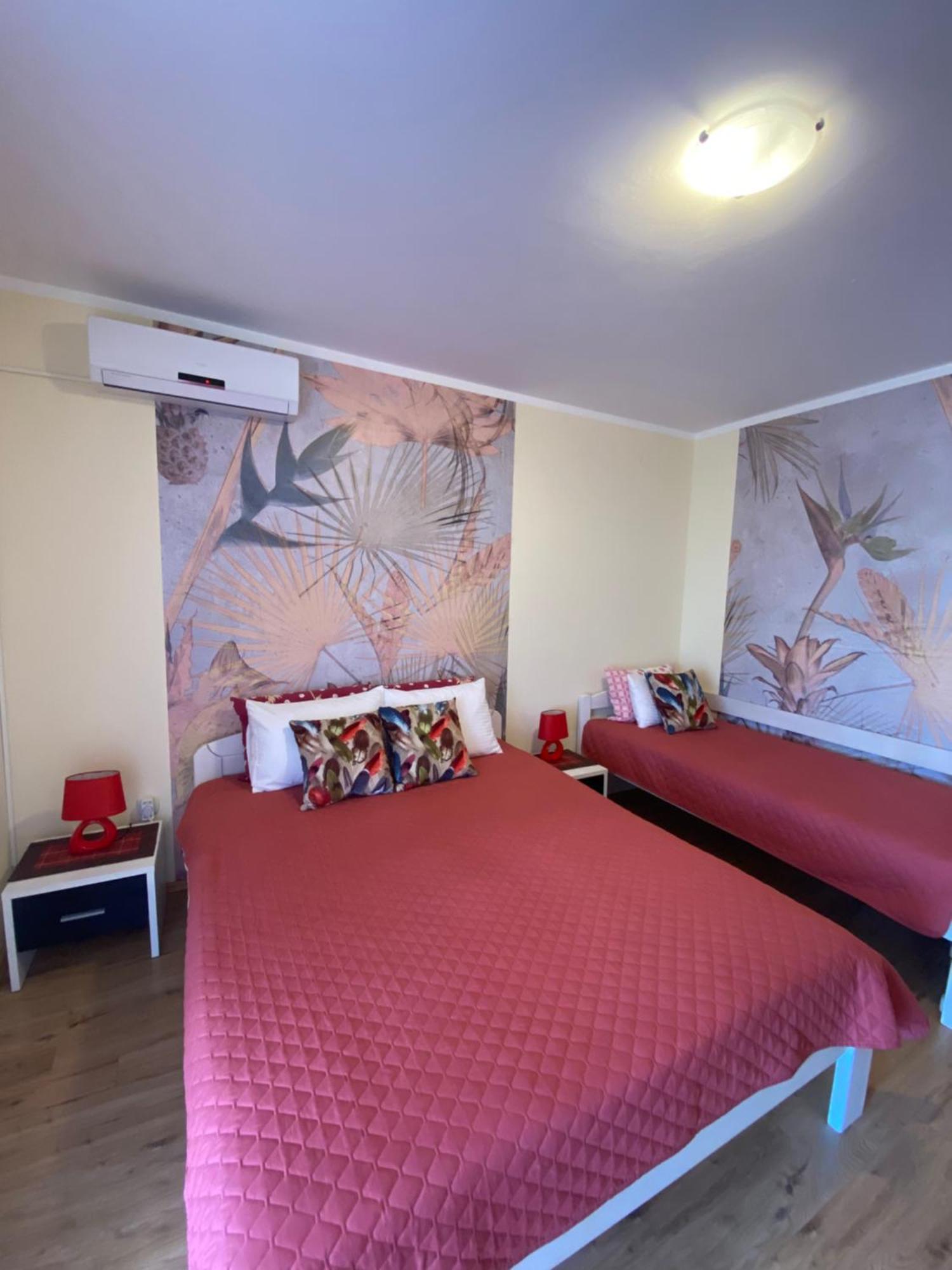 Apartments Villa Viktoria Tivat Exteriör bild