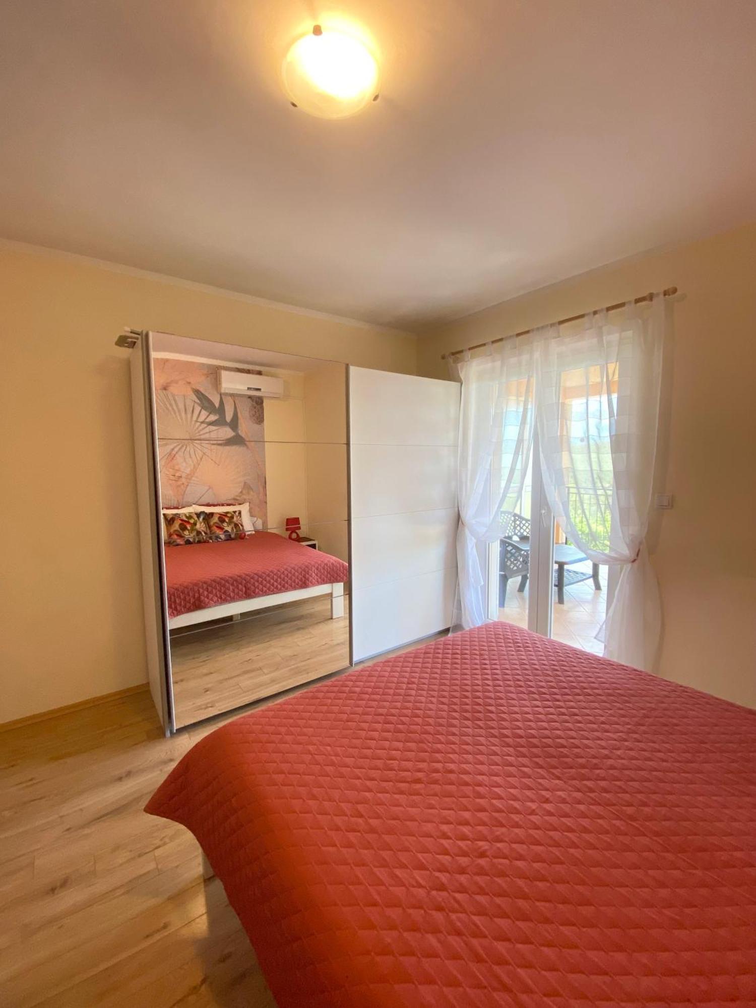 Apartments Villa Viktoria Tivat Exteriör bild