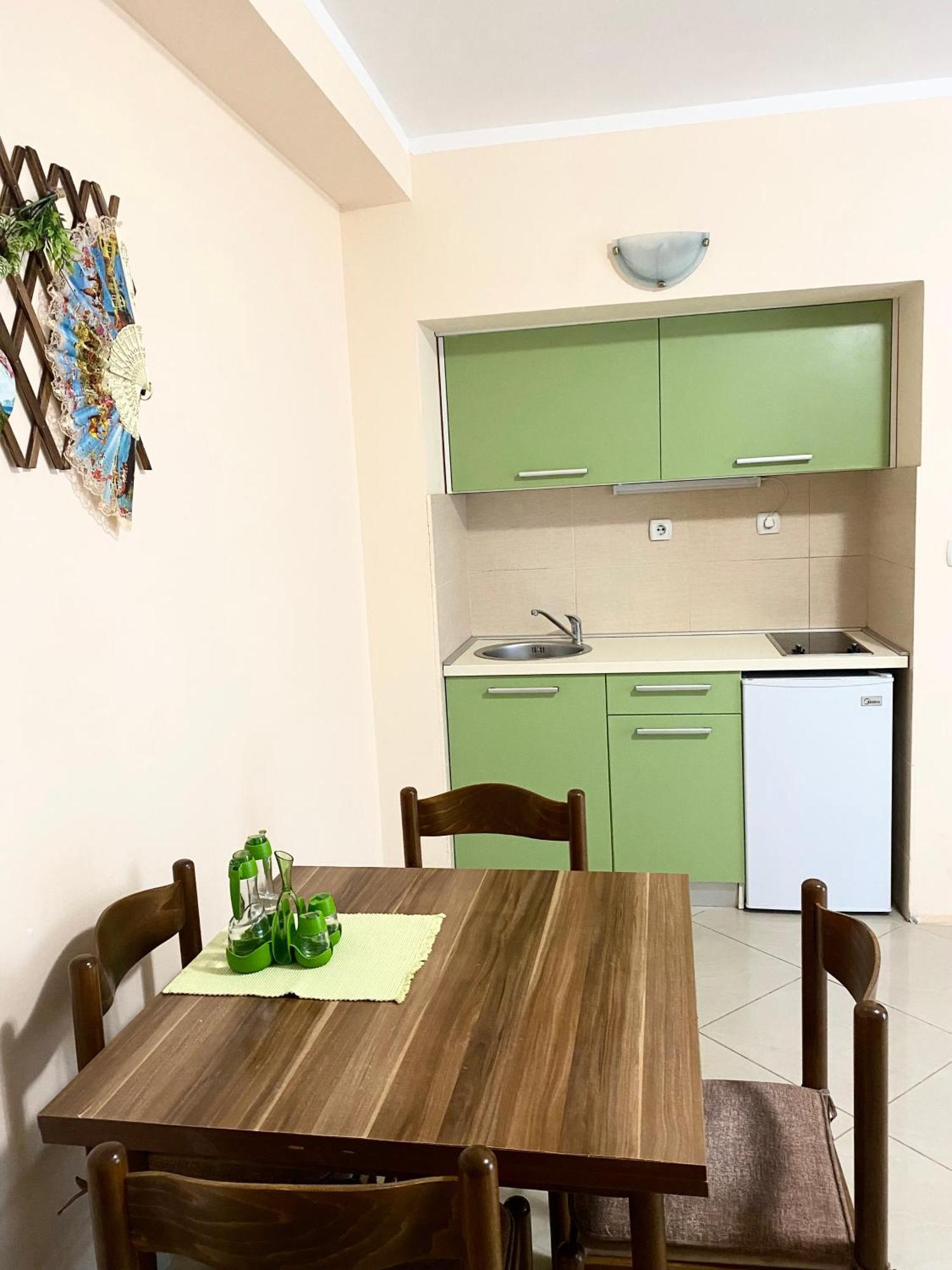 Apartments Villa Viktoria Tivat Exteriör bild