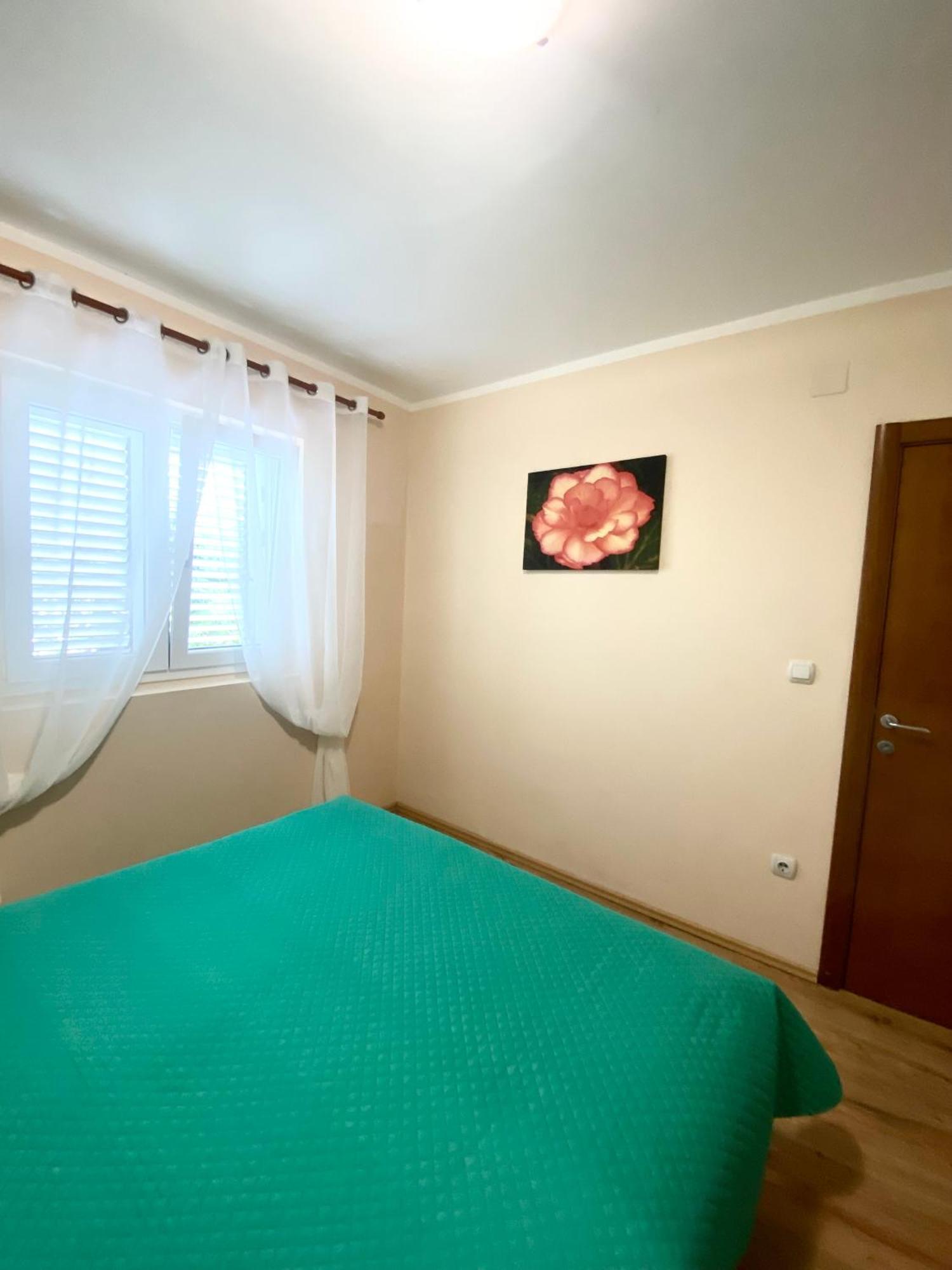 Apartments Villa Viktoria Tivat Exteriör bild