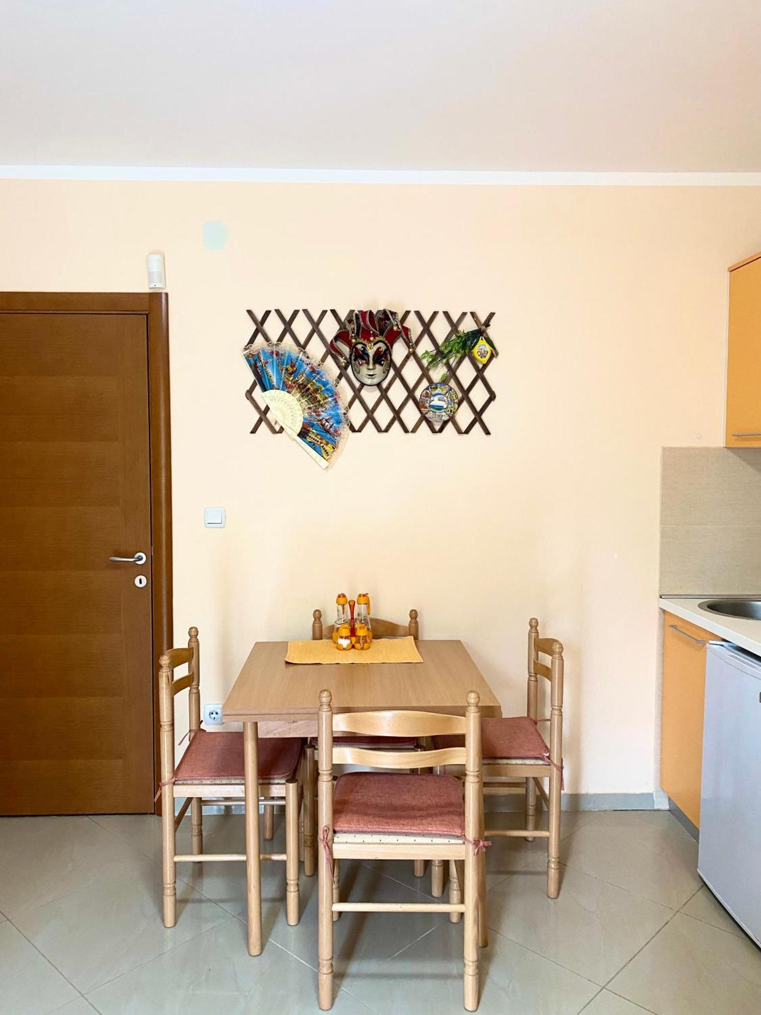 Apartments Villa Viktoria Tivat Exteriör bild