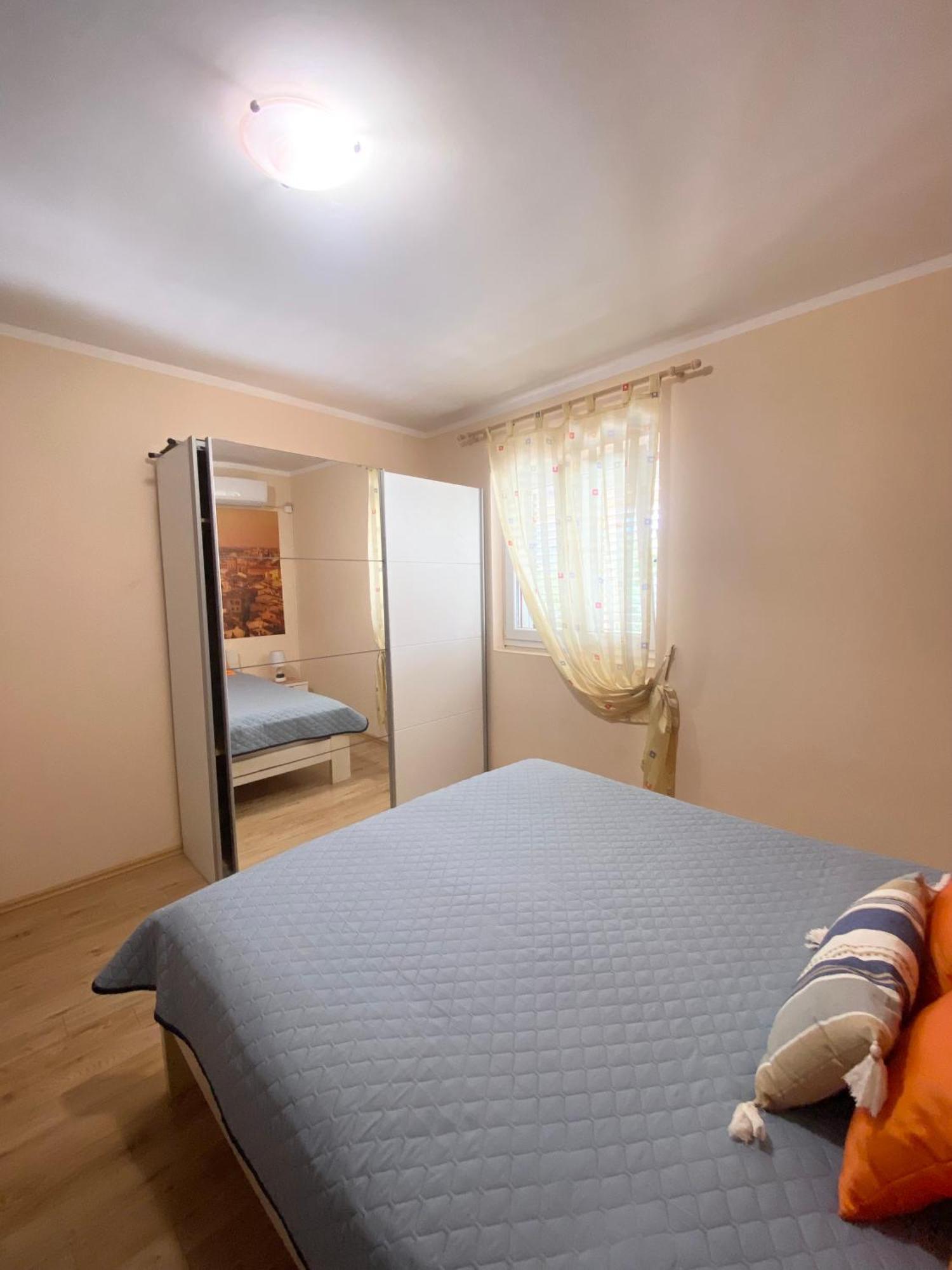 Apartments Villa Viktoria Tivat Exteriör bild