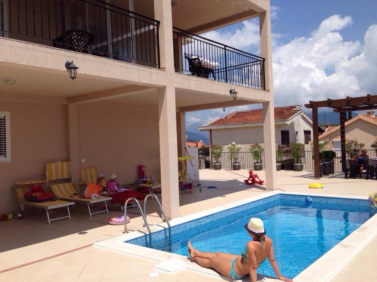 Apartments Villa Viktoria Tivat Exteriör bild