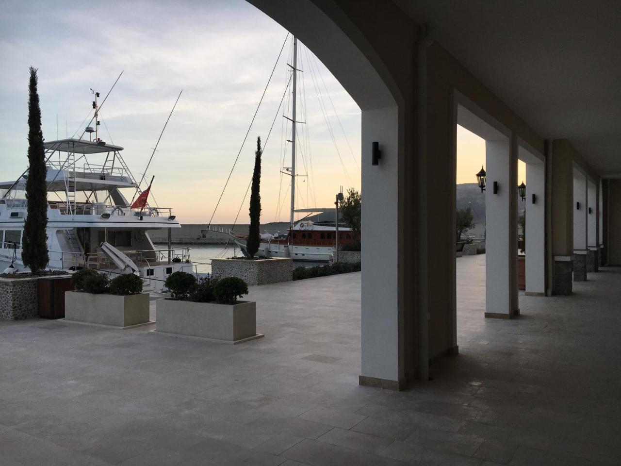 Apartments Villa Viktoria Tivat Exteriör bild