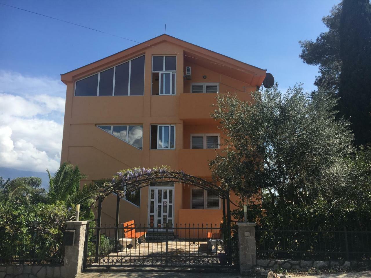 Apartments Villa Viktoria Tivat Exteriör bild