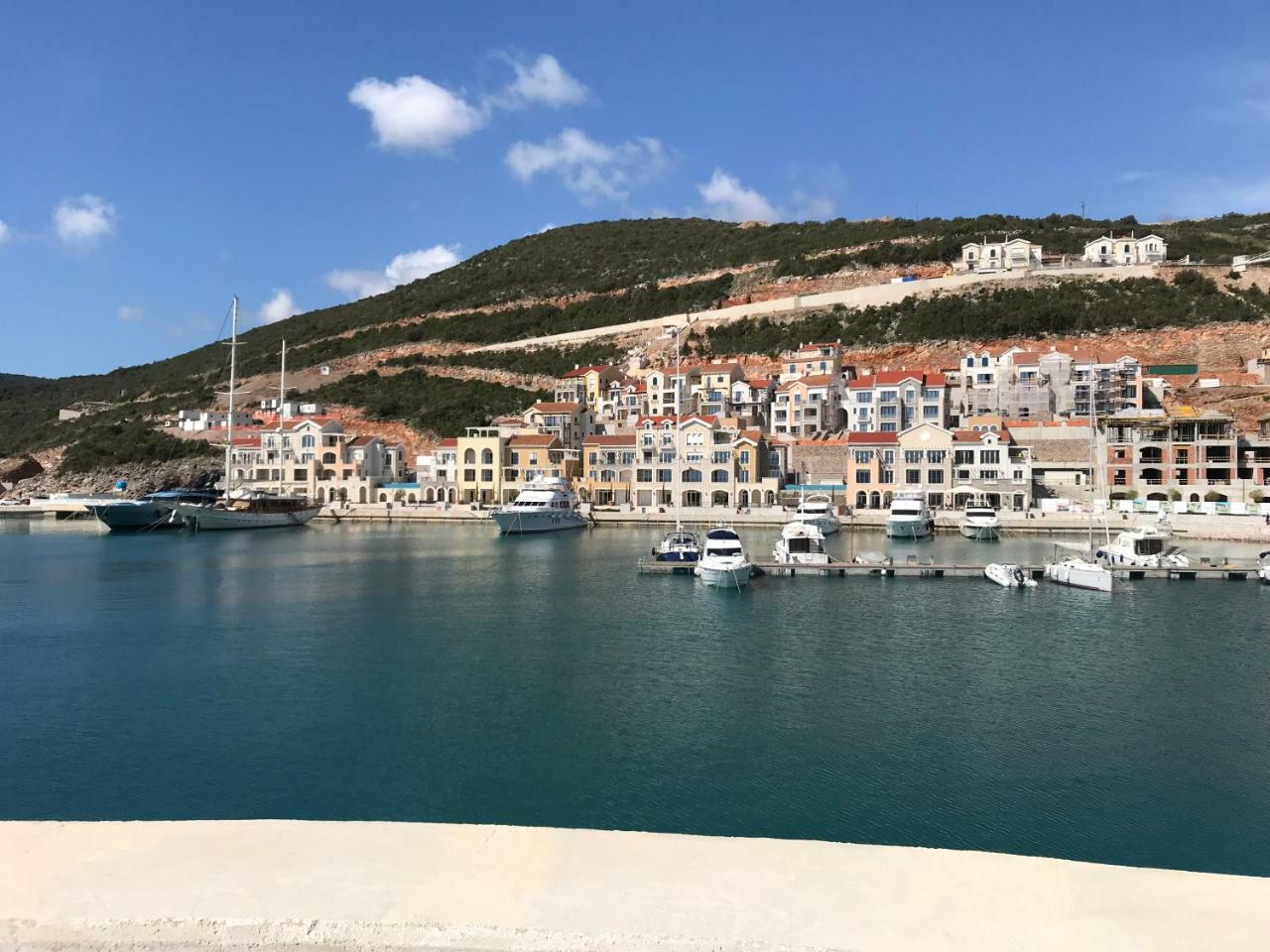 Apartments Villa Viktoria Tivat Exteriör bild