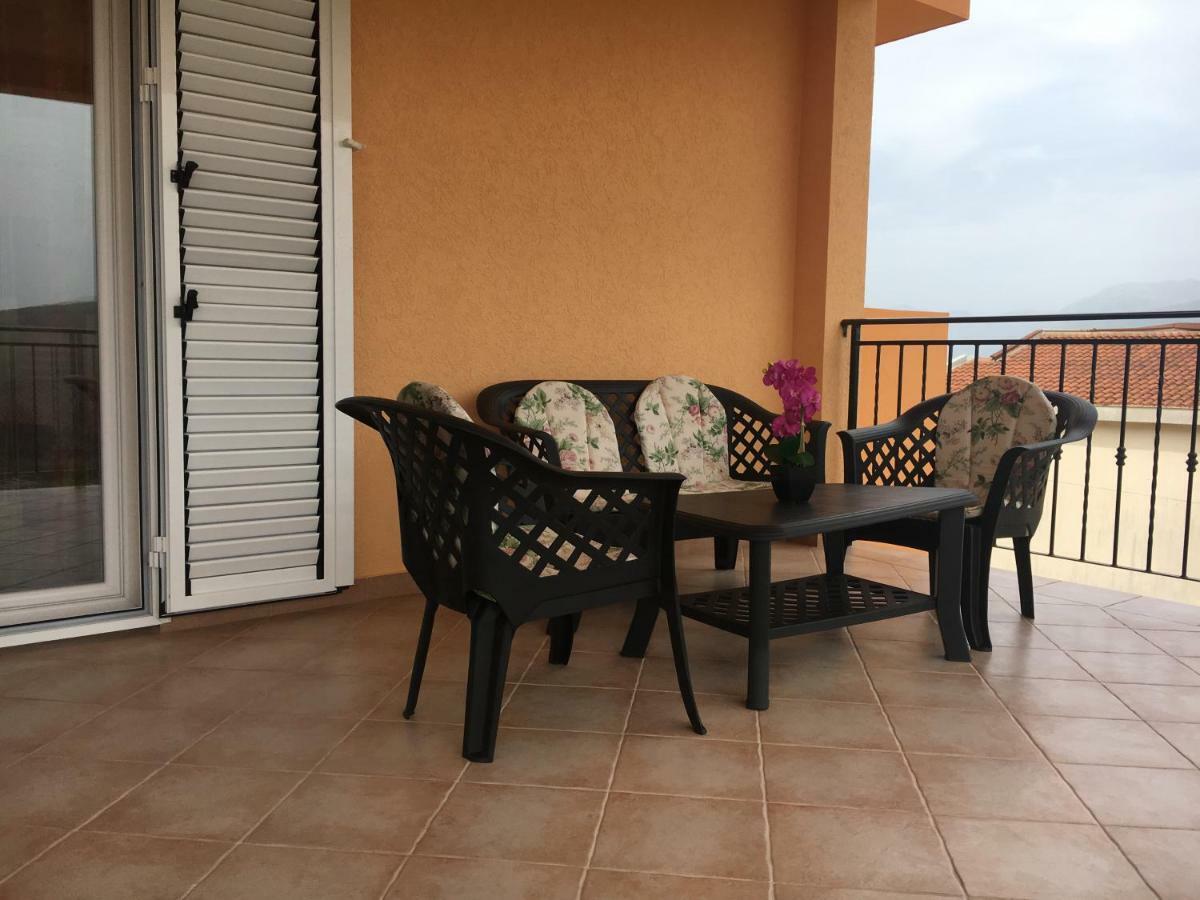 Apartments Villa Viktoria Tivat Exteriör bild