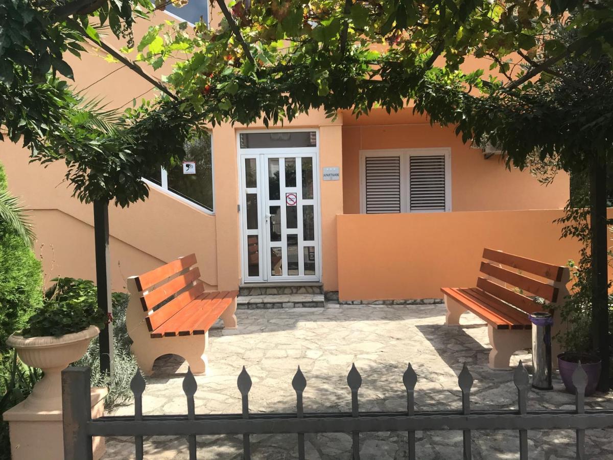 Apartments Villa Viktoria Tivat Exteriör bild